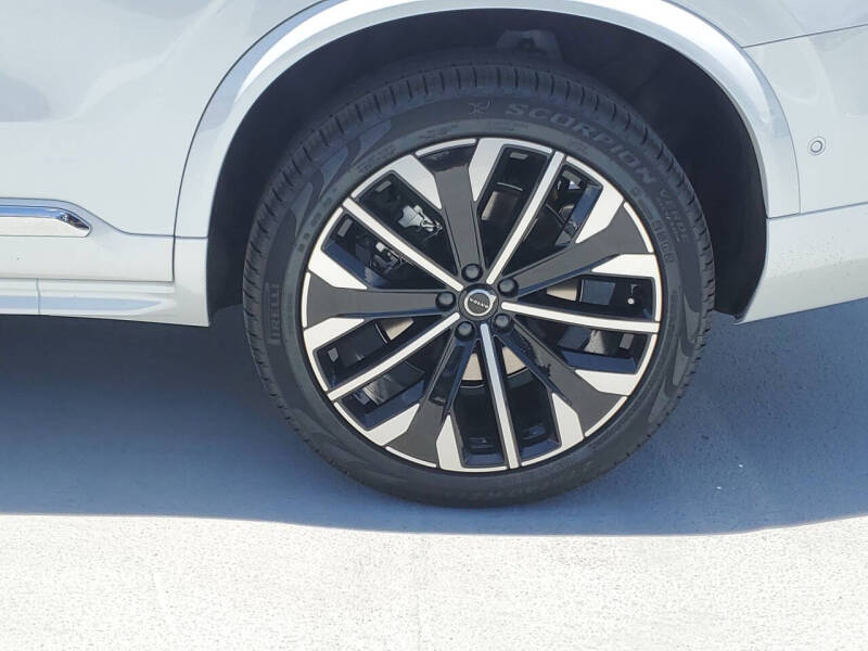 2025 Volvo XC90 B6 Plus Bright Theme 7P