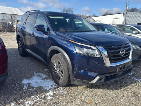 2024 Nissan Pathfinder for sale at Auto Center of Columbus in Columbus OH