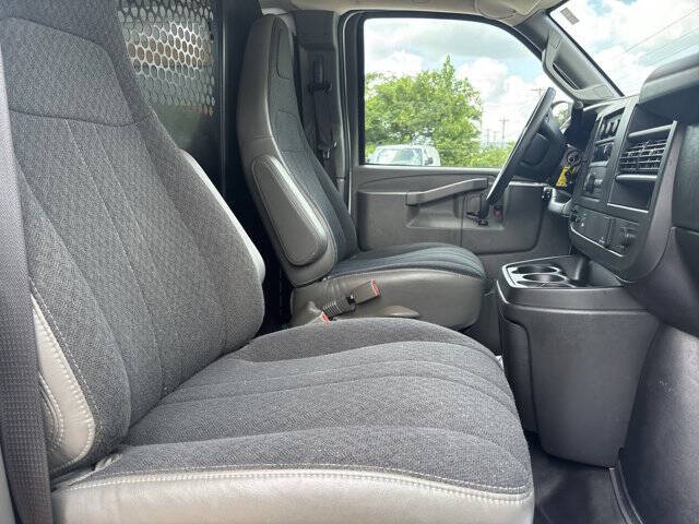 2025 Chevrolet Express 2500
