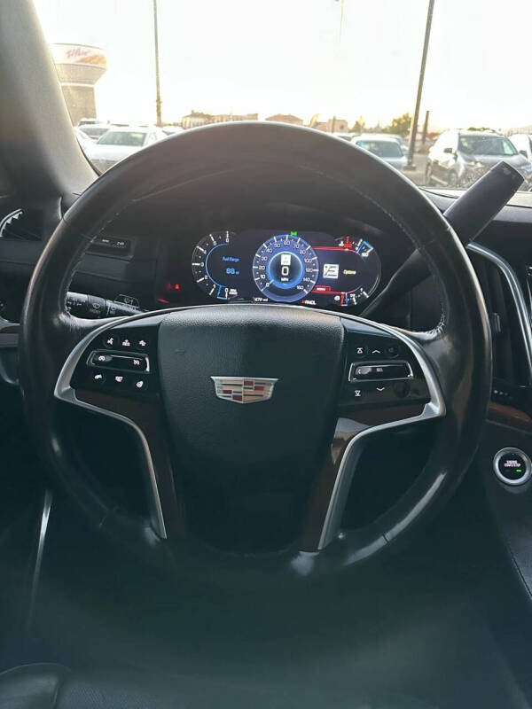 2018 Cadillac Escalade Luxury