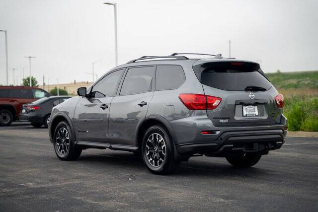 2020 Nissan Pathfinder SV