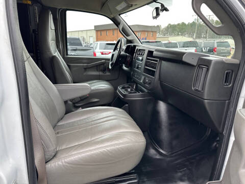 2023 GMC Savana 2500