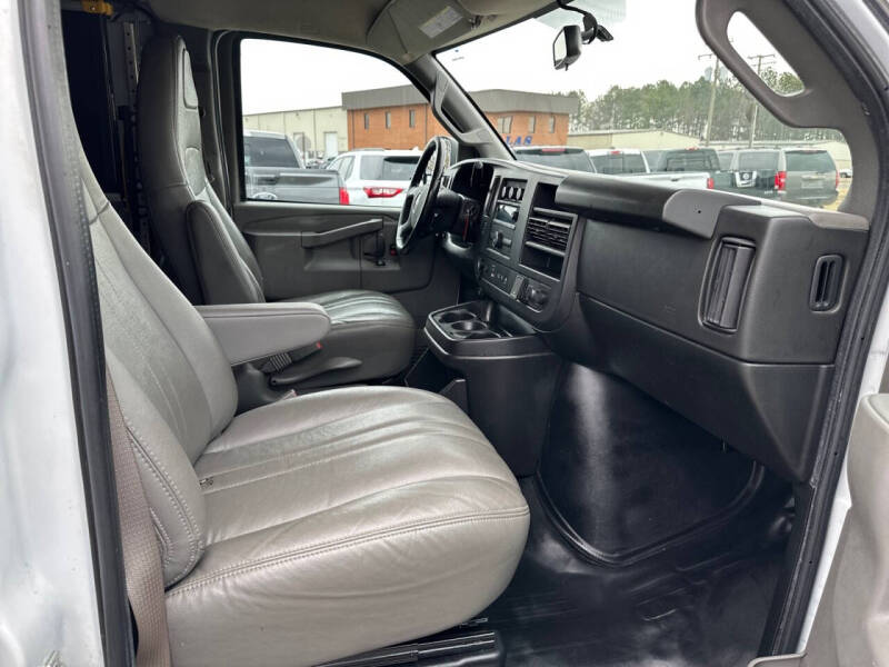 2023 GMC Savana 2500
