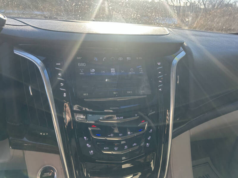 2020 Cadillac Escalade Luxury