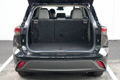 2021 Toyota Highlander LE