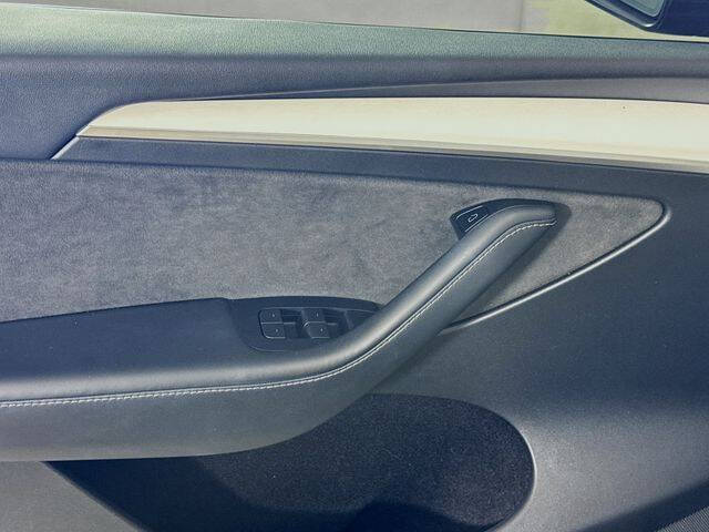 2023 Tesla Model Y Performance