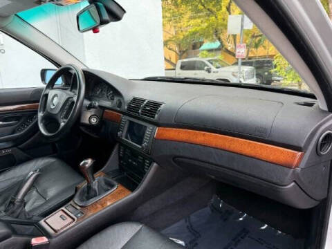 2003 BMW 5 Series 525i