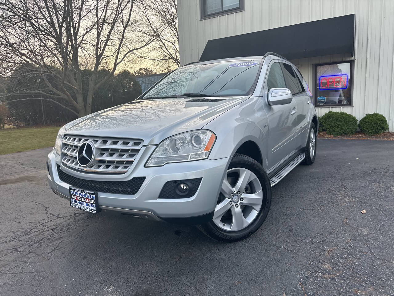 Silver 2009 Mercedes-Benz M-Class ML 320 BlueTEC AWD ML 320 BlueTEC 4MATIC 4dr SUV 1