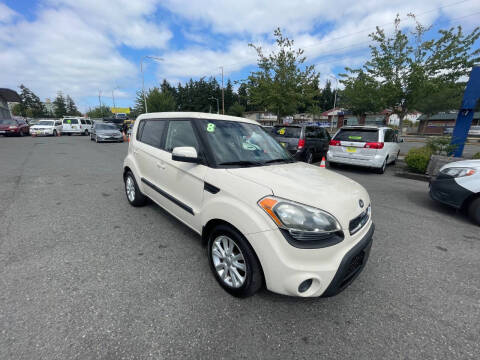 2013 Kia Soul +