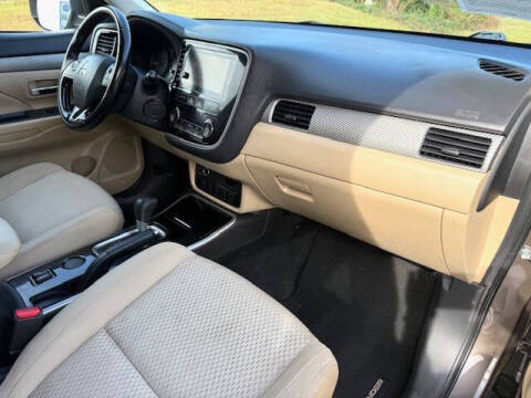 2017 Mitsubishi Outlander SE