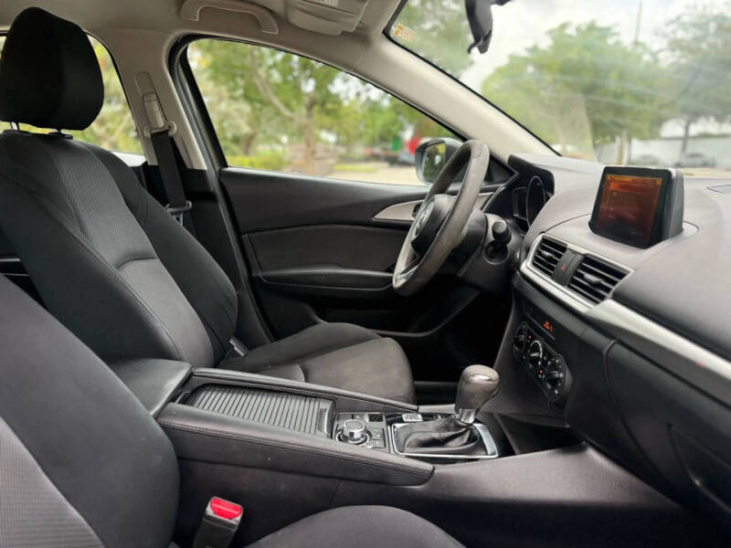 2017 Mazda MAZDA3 Sport