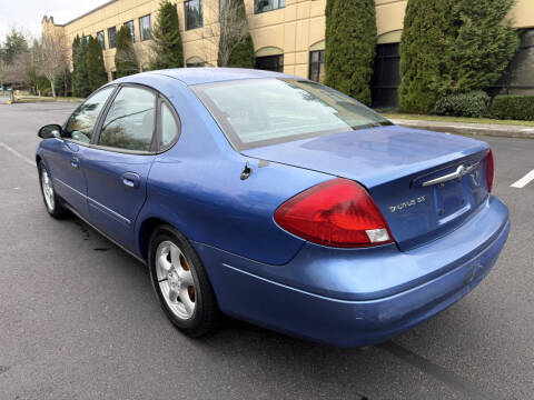 2003 Ford Taurus SE