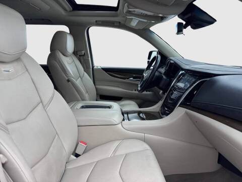 2018 Cadillac Escalade Luxury