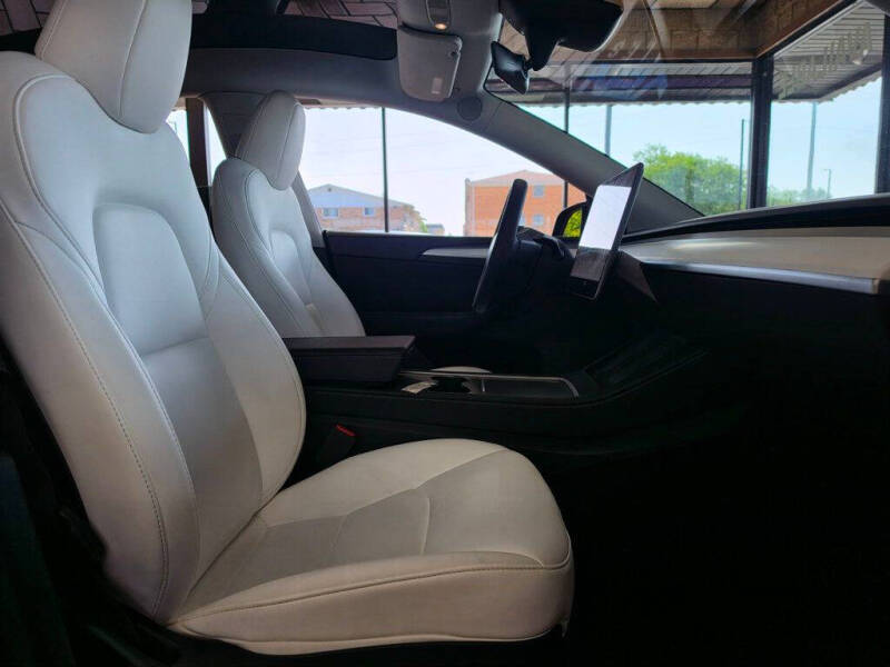 2023 Tesla Model Y Performance