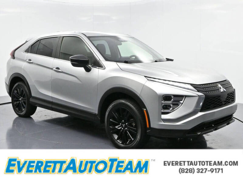 2023 Mitsubishi Eclipse Cross LE's photo