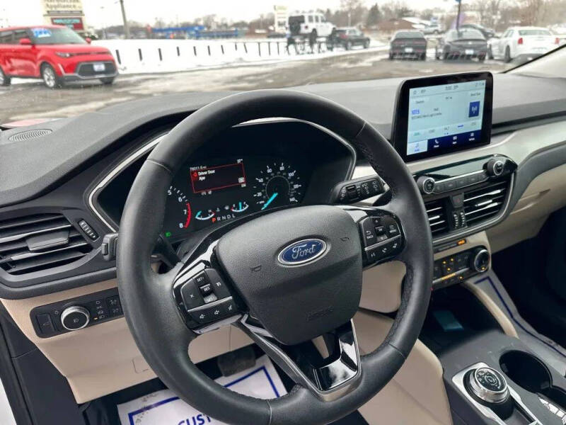 2022 Ford Escape SEL