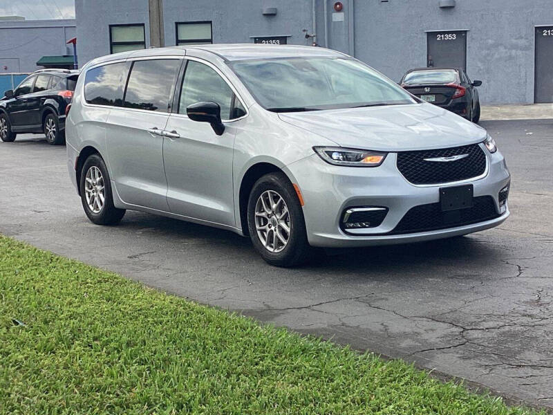 2024 Chrysler Pacifica Touring L