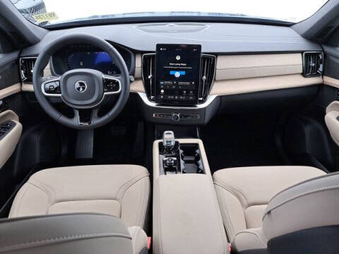 2026 Volvo XC90 T8 Plus 7P