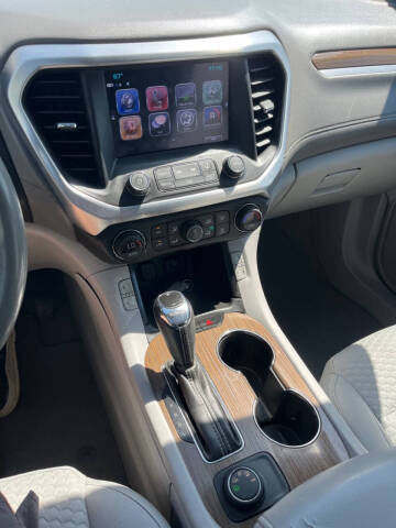 2017 GMC Acadia SLE-2