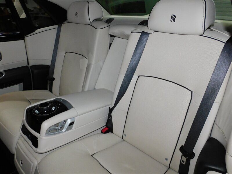 2014 Rolls-Royce Ghost 13