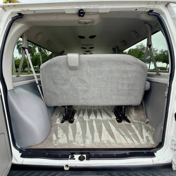 2011 Ford E-350