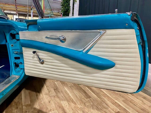 1956 Ford Thunderbird