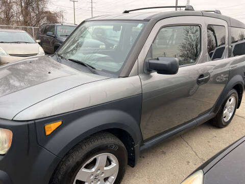 2005 Honda Element for sale at Royal Auto Group in Warren MI
