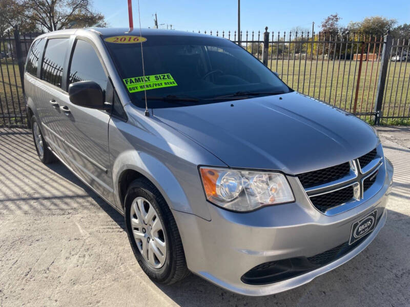 2016 Dodge Grand Caravan American Value Package's photo