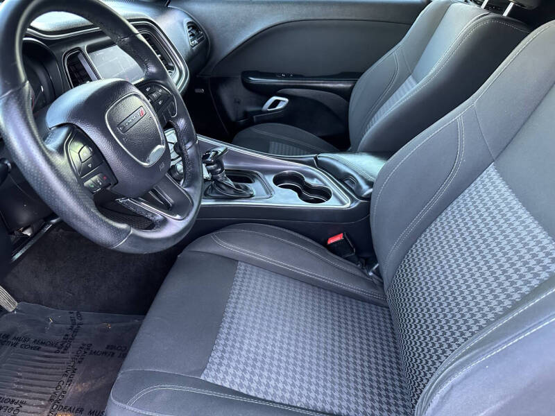 2016 Dodge Challenger SXT