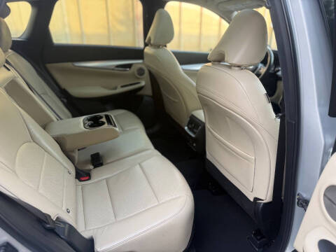 2019 Infiniti QX50 Essential