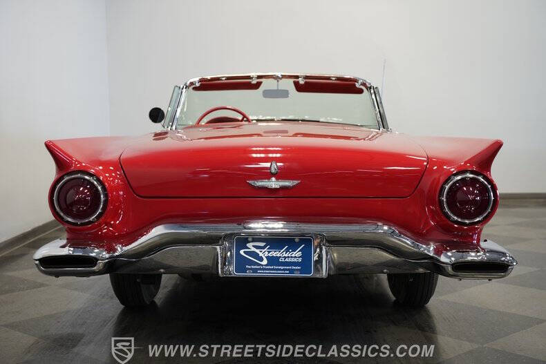 1957 Ford Thunderbird