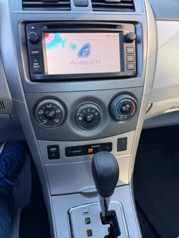 2013 Toyota Corolla LE