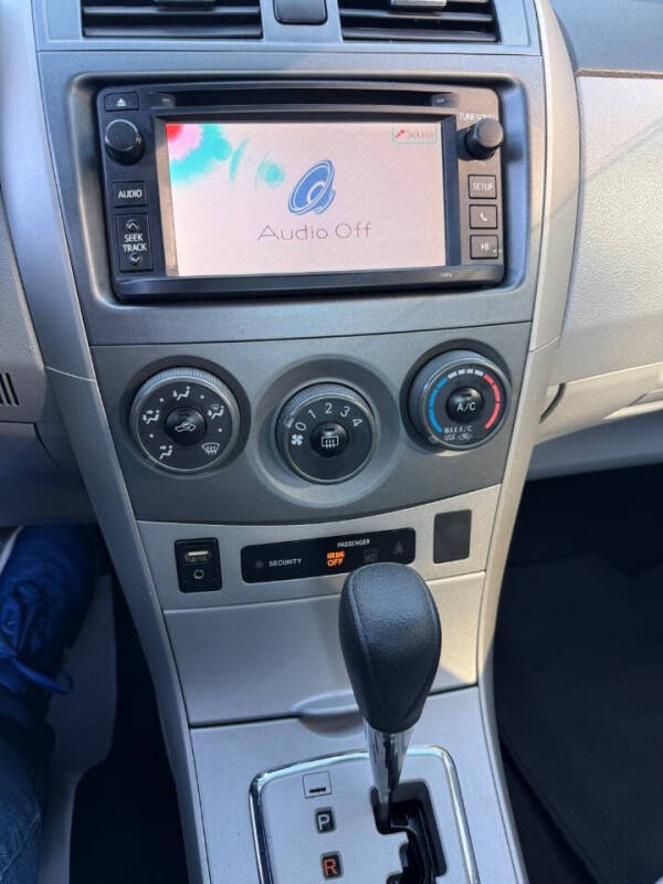 2013 Toyota Corolla LE