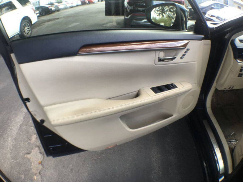 2013 Lexus ES 300h