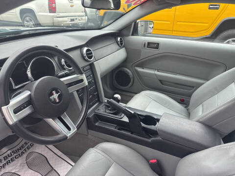 2006 Ford Mustang V6 Standard