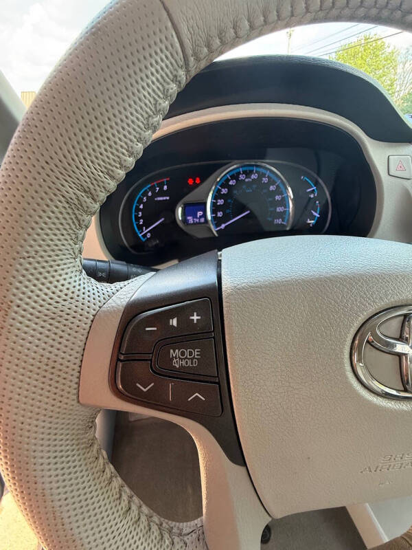 2013 Toyota Sienna XLE 8-Passenger