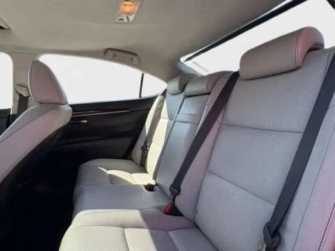 2015 Lexus ES 350 Crafted Line