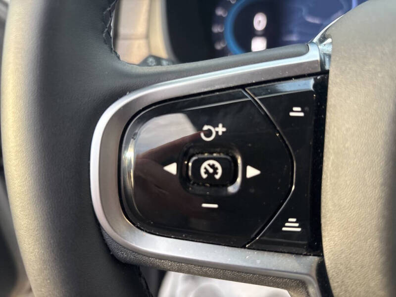 2025 Volvo XC90 B6 Plus Bright Theme 7P