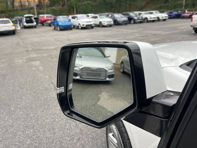 2017 Cadillac Escalade Premium Luxury