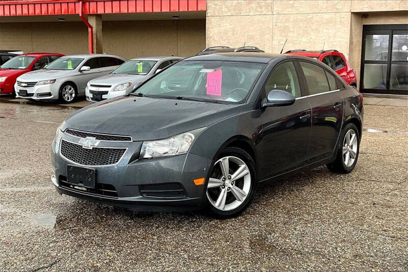 Used 2013 Chevrolet Cruze 2LT with VIN 1G1PE5SB1D7159708 for sale in Montevideo, Minnesota
