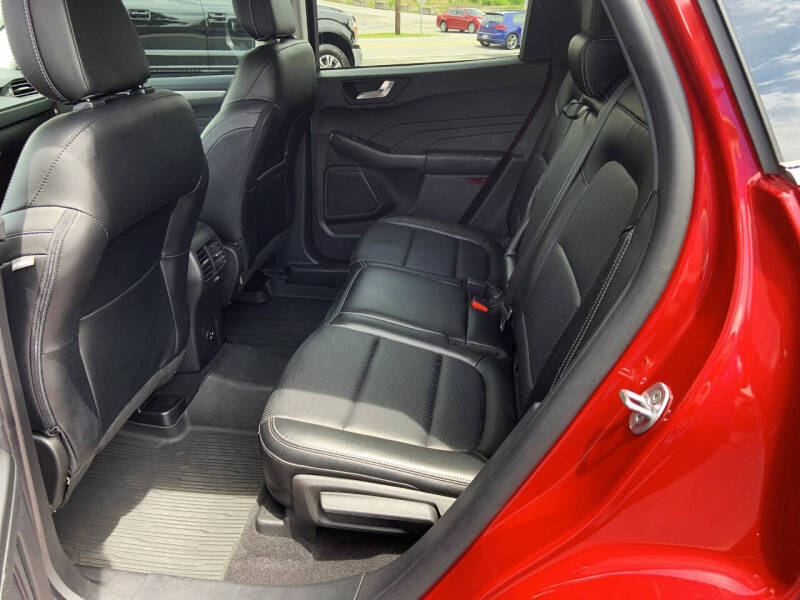 2022 Ford Escape Titanium