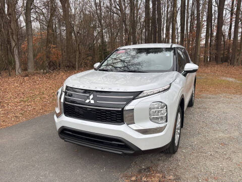 2026 Mitsubishi Outlander ES