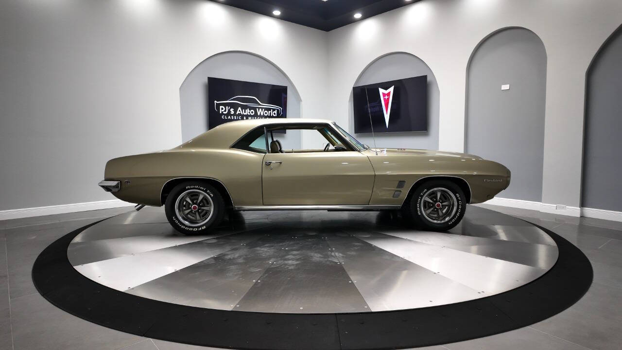 1969 Pontiac Firebird 4