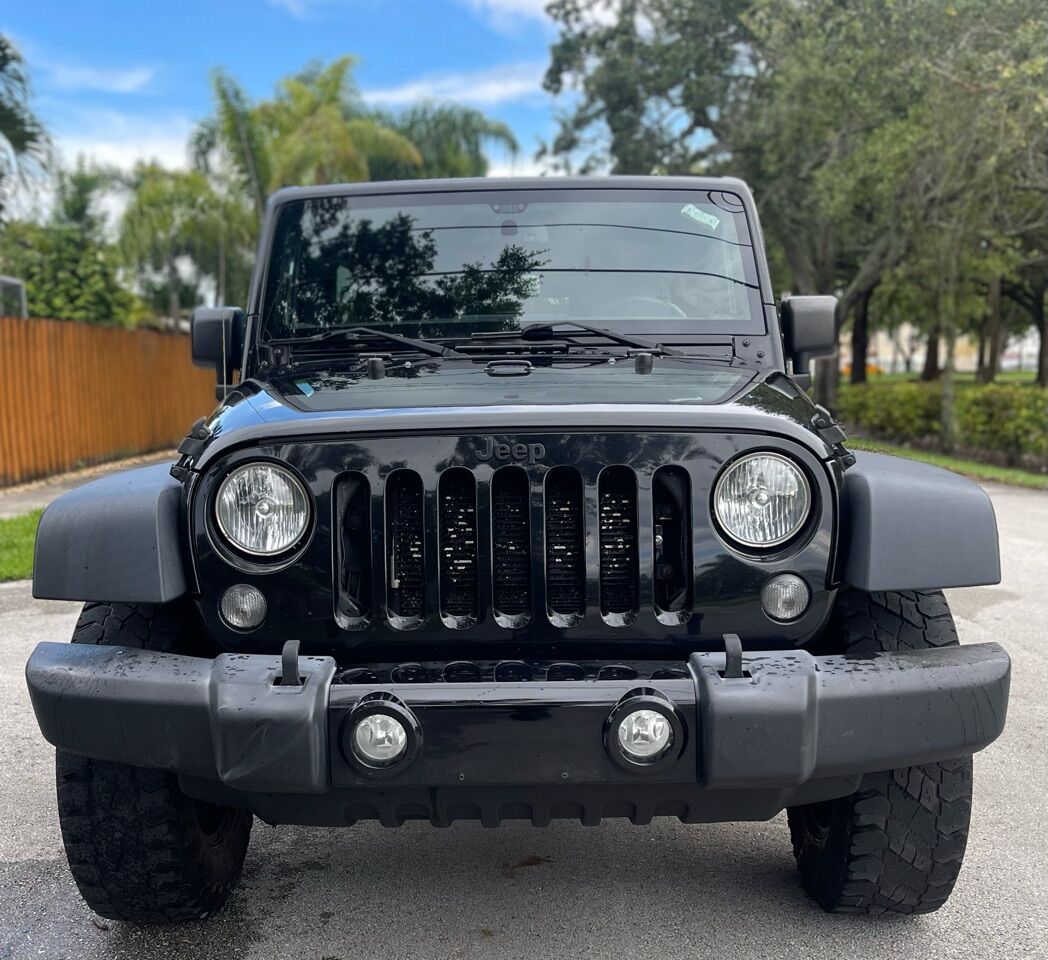 2016 Jeep Wrangler Unlimited  - $15,500