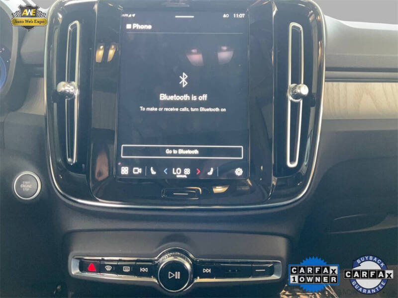 2025 Volvo XC40 B5 Plus Bright Theme