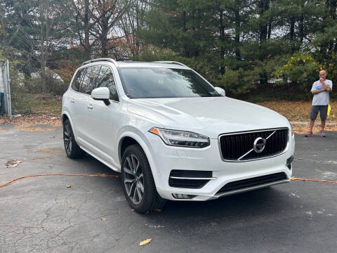 2017 Volvo XC90 T6 Momentum