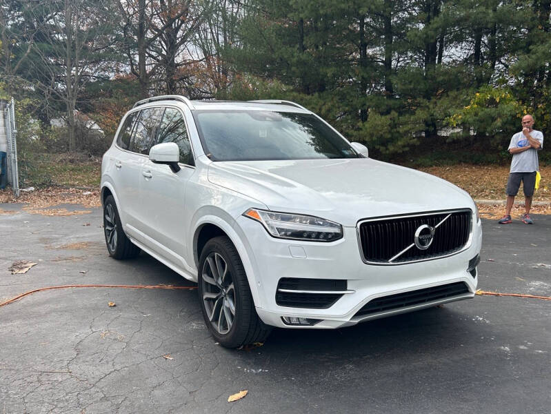 2017 Volvo XC90 T6 Momentum