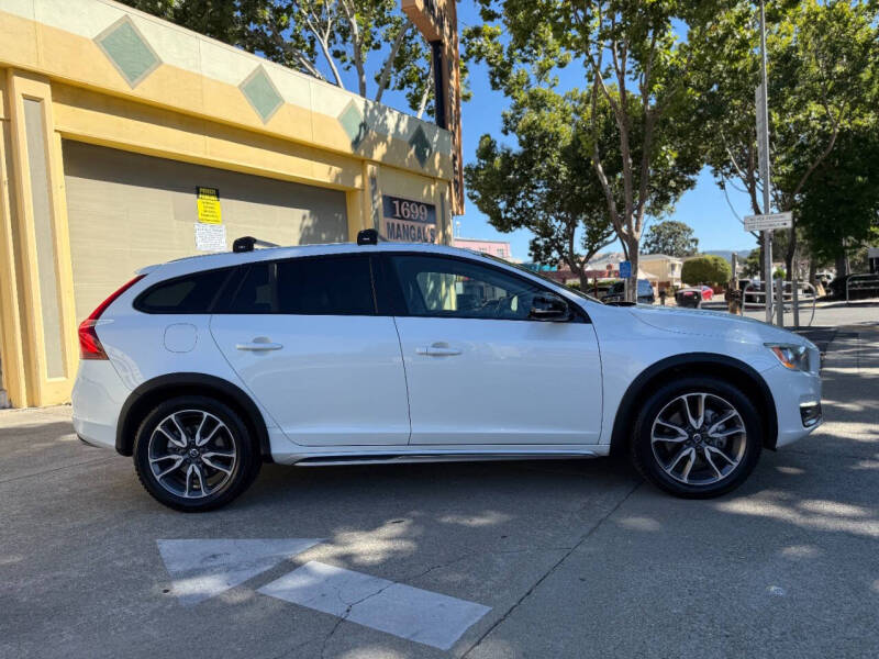 2016 Volvo V60 Cross Country T5