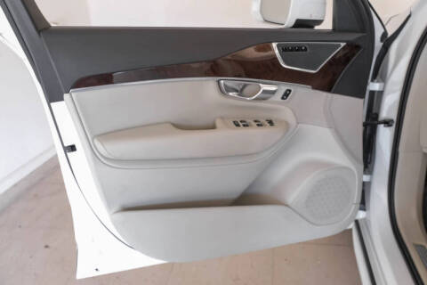 2019 Volvo XC90 T5 Momentum