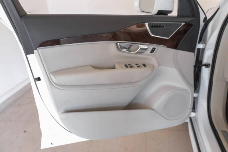 2019 Volvo XC90 T5 Momentum